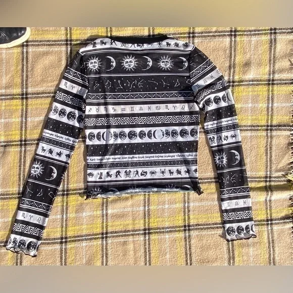 Horoscopez Sheer Cropped Zodiac Astrology Long Sleeve - Picture 4 of 5